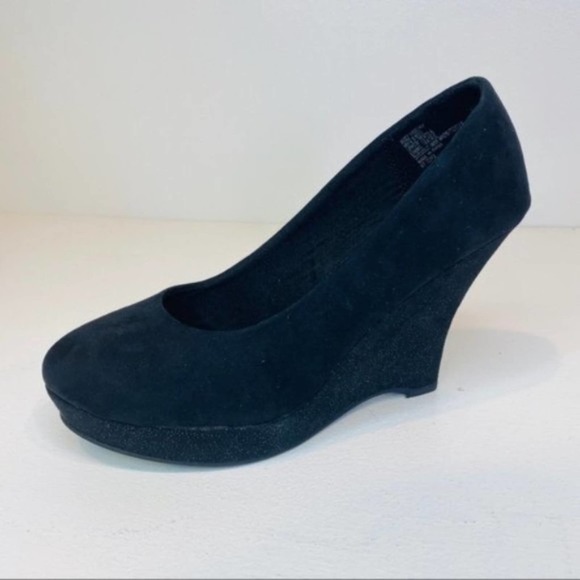 Unlisted Kenneth Cole Black Wedge Sparkle Shoes - Picture 2 of 10